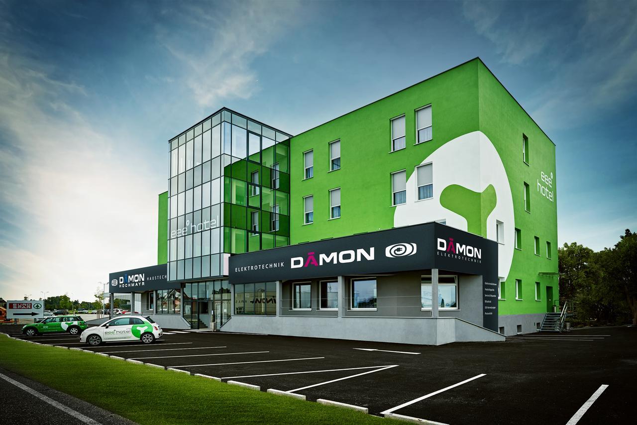 Eee Hotel 3*